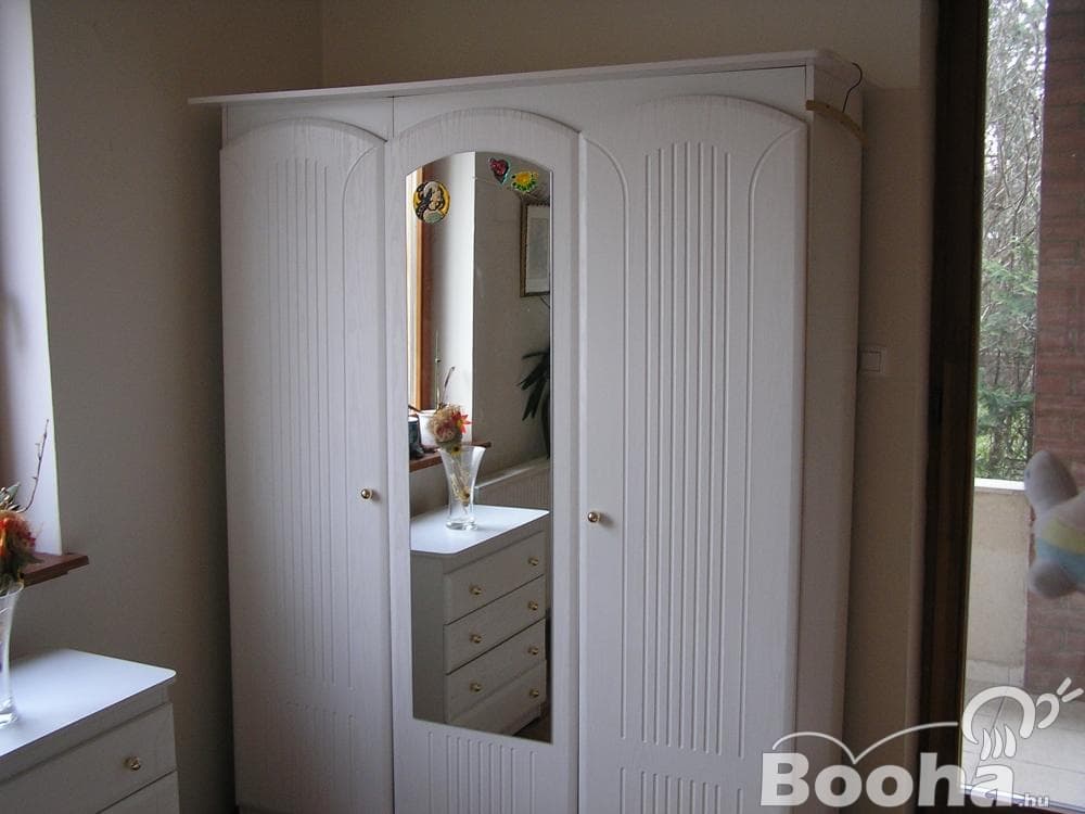 Használt fehér hálószoba bútor