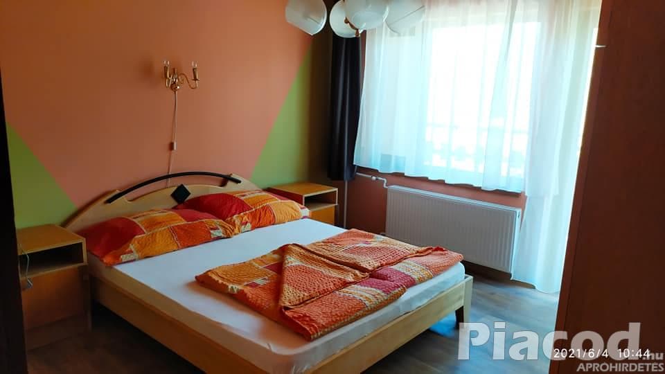 Balatonlellén a strandtól 200 m-re kiadó ház 9 főig családoknak - Kép 5