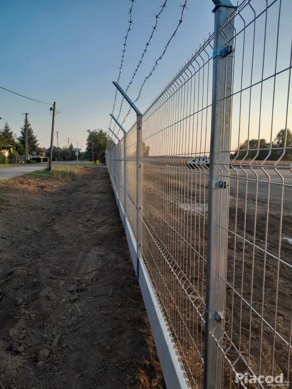 Beton lábazati elem, drótháló, vadháló, drótfonat, kerítésépítés, kerítés - Kép 4