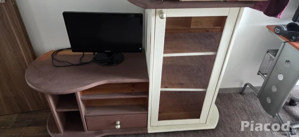 Eladó Vitrines Szekrény - Otthon, Háztartás - Vecsés