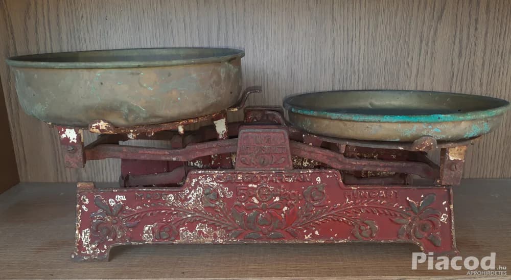 Salgótarjáni mérleg fellelt állapotban eladó.