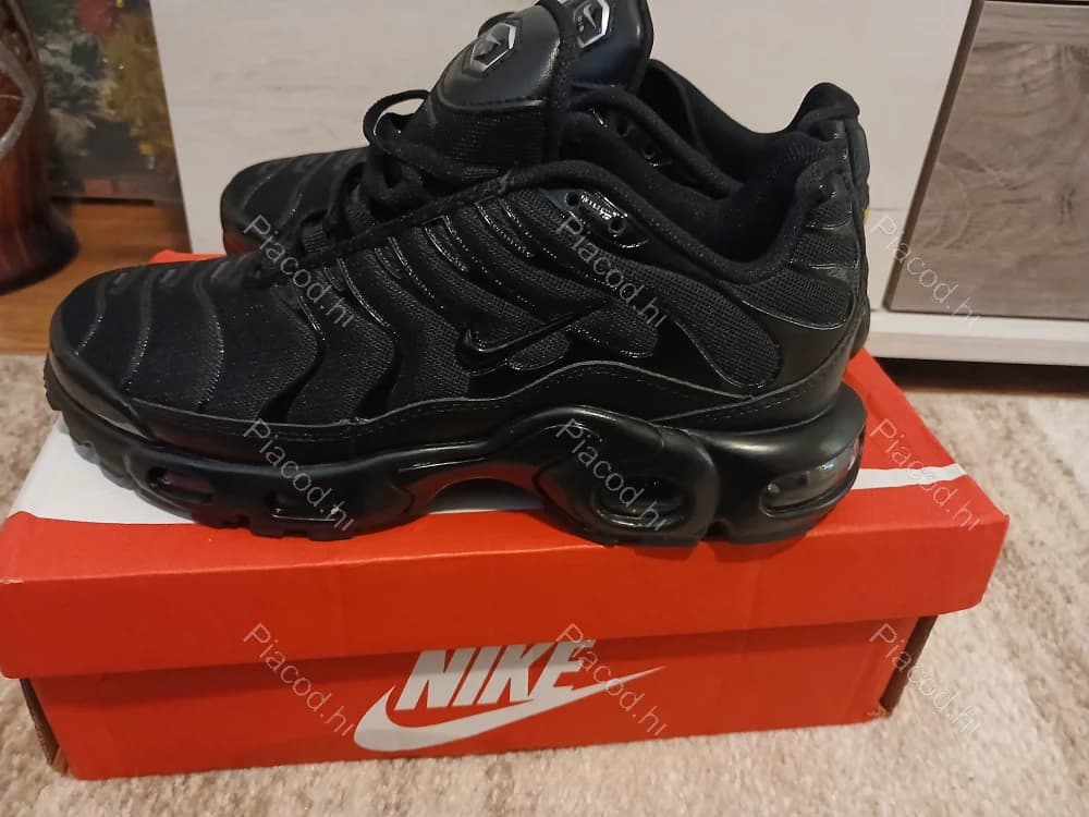 Eladó Nike Tn Fekete 39-es