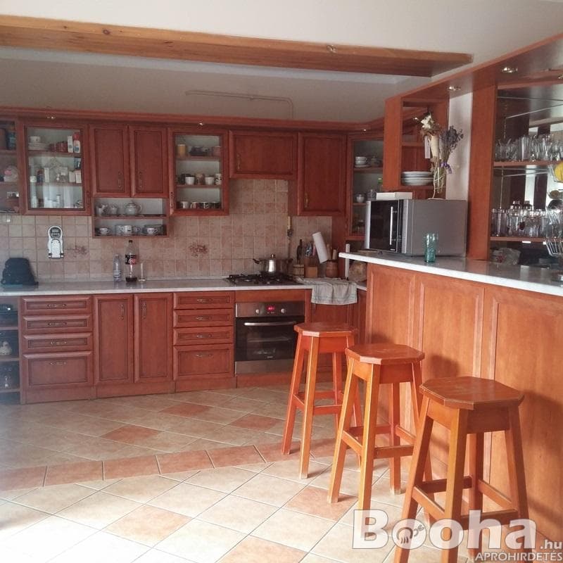 Pápán belvárosi minőségi családi ház eladó - Kép 3